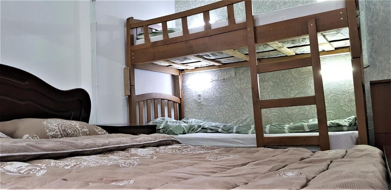 Backpackers Hostel Tbilisi Exteriör bild